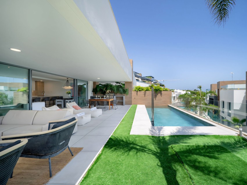3 bedroom garden apartment with private pool in Artola Homes Cabopino Marbella